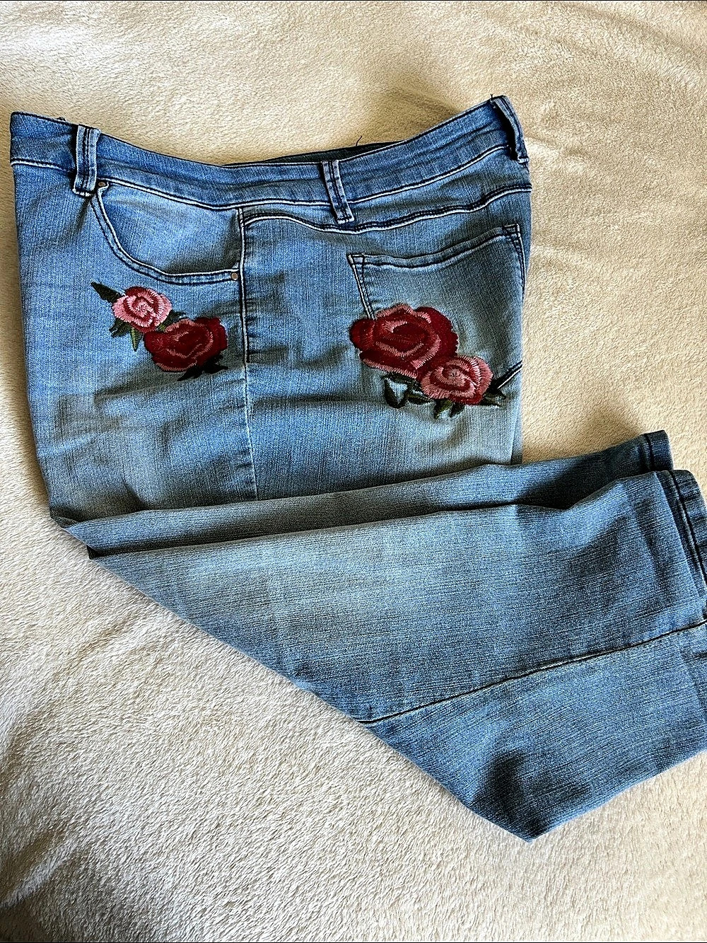 ARTISAN NY Embroidered Straight Leg Jeans